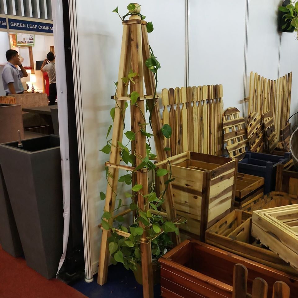 Wooden Obelisk Trellis with Planter Set